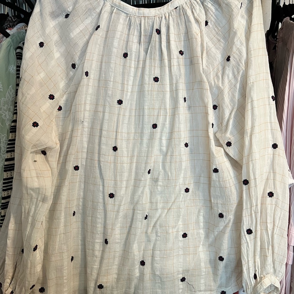 Farmers Market White and Black Women's Blouse - Picture 4 of 5